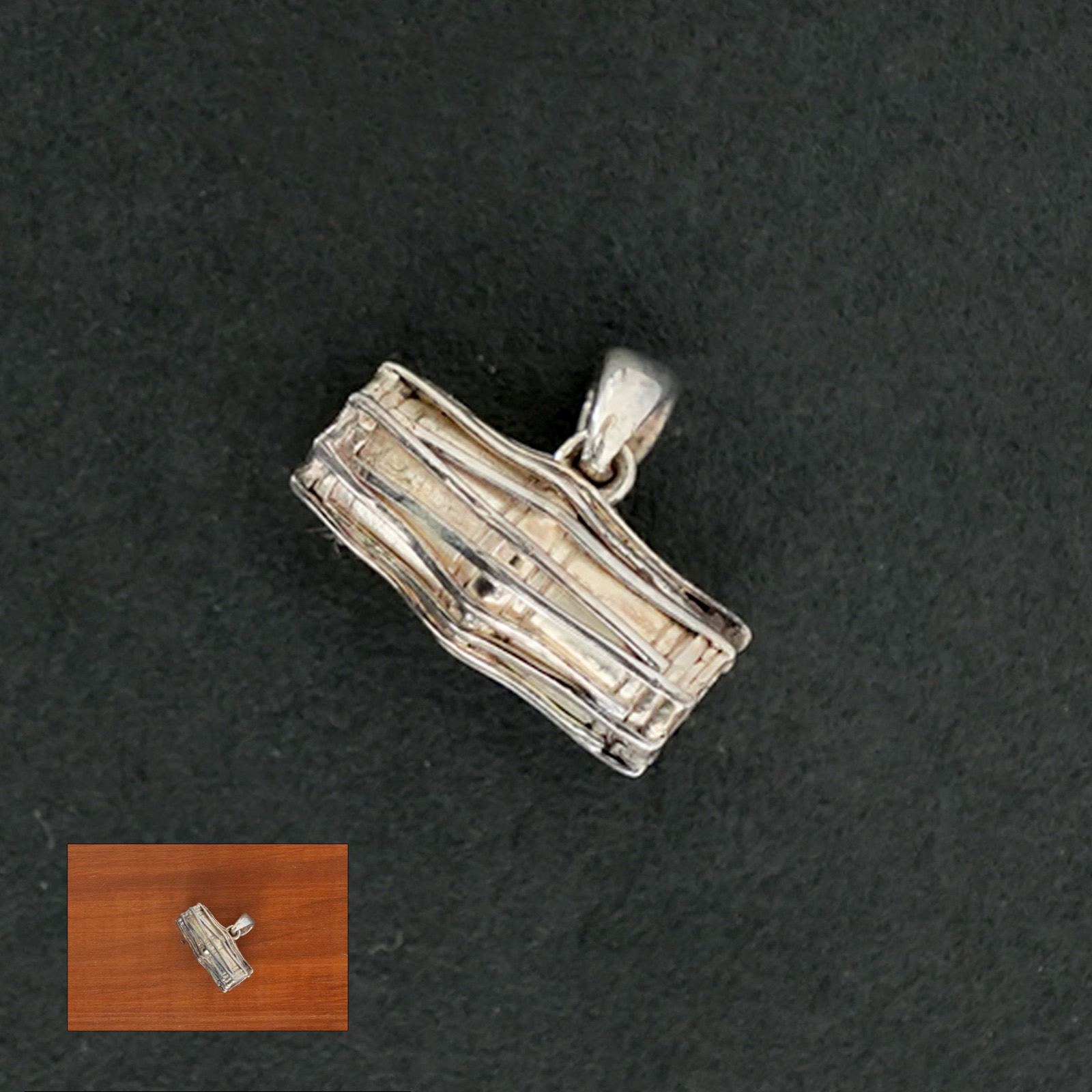 Gata Beraya Drum Pendant